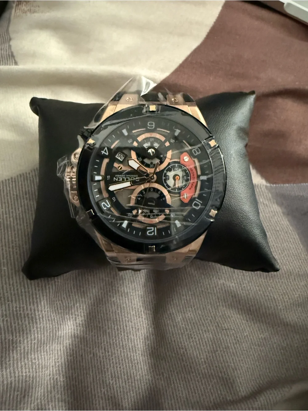 Men’s Black and Gold Chronograph Sport Watch
